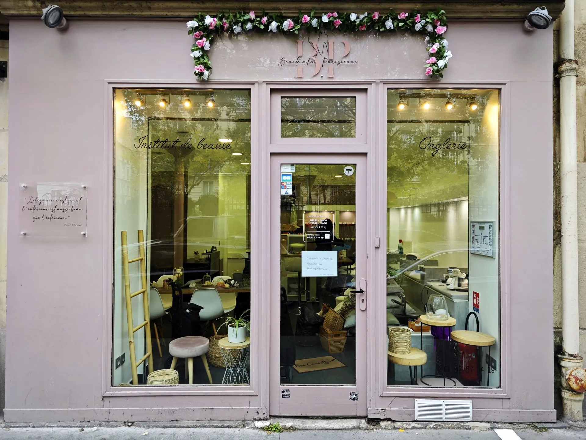 enseigne florale beauté à la parisienne