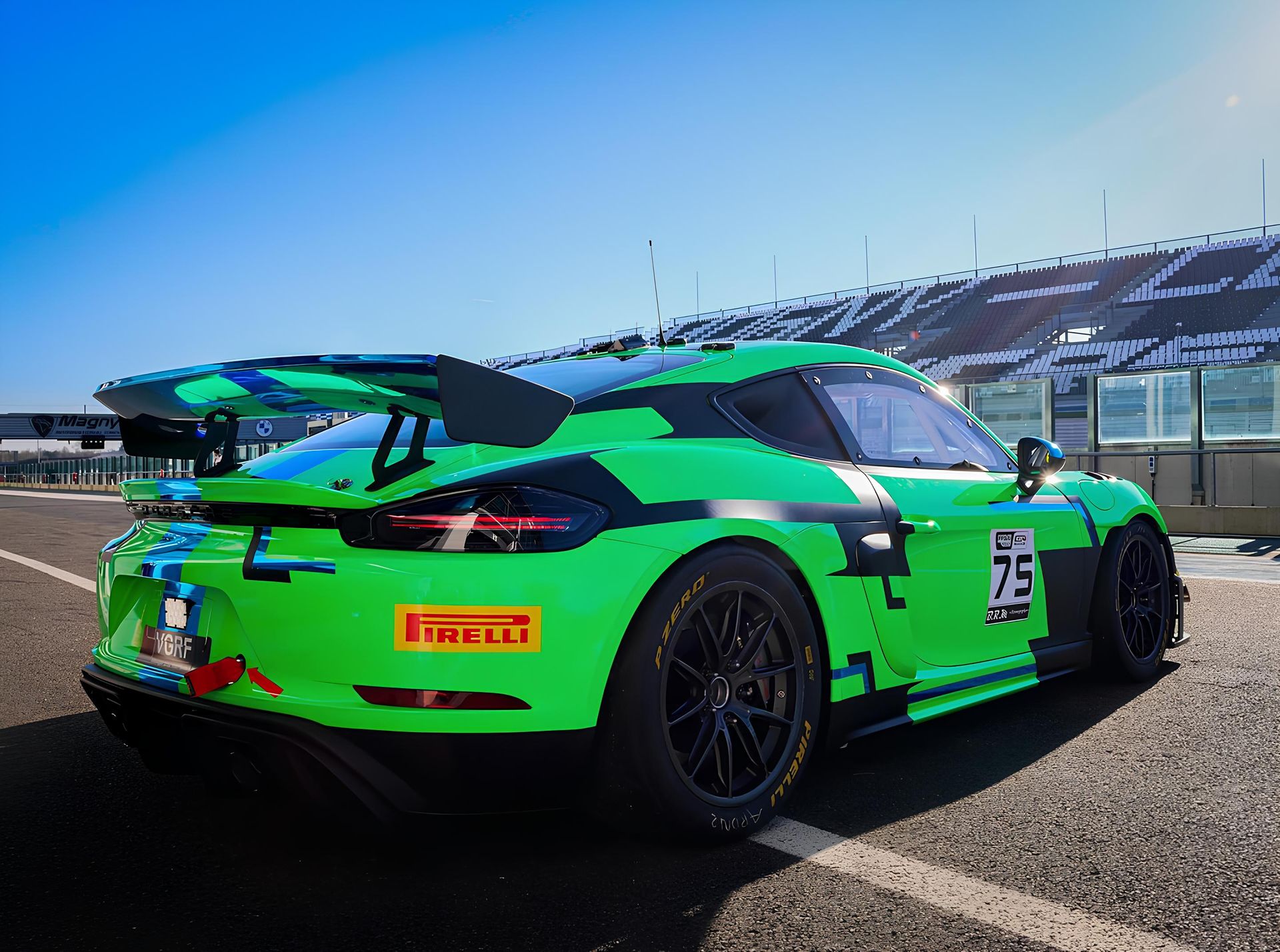 covering av racing porsche