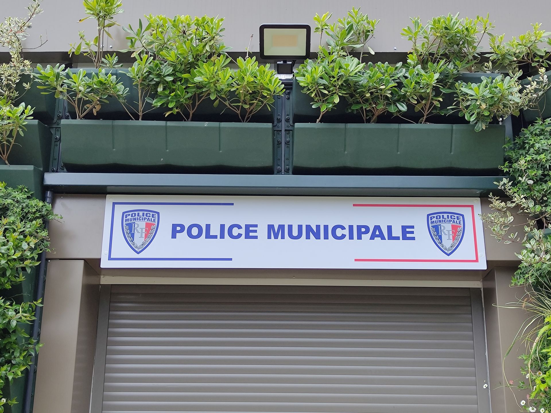 Enseigne police municipal à Lésigny