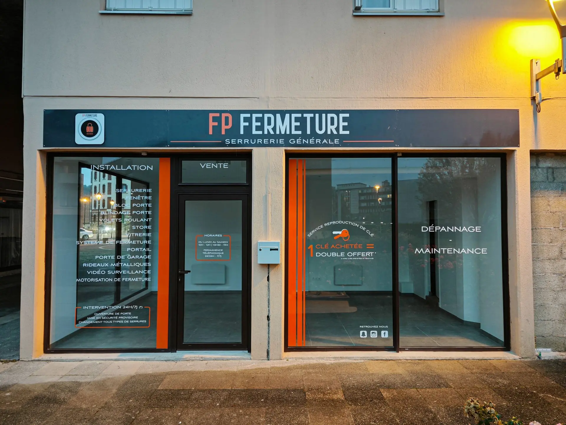 Enseigne FP FERMETURE